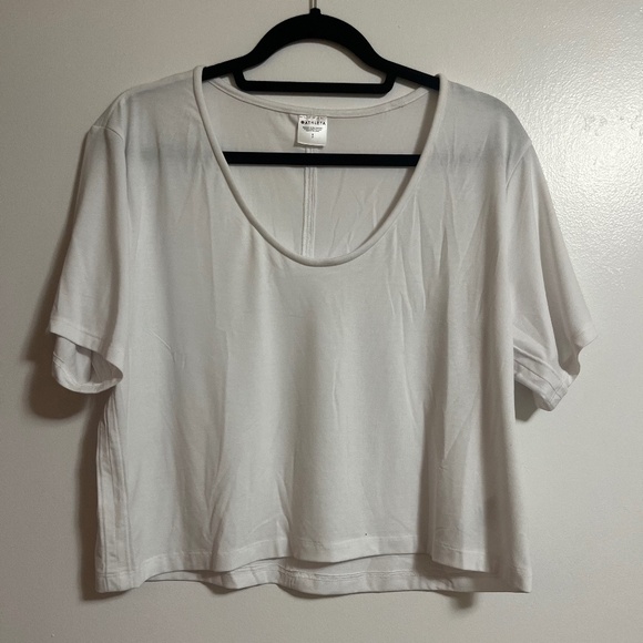 Athleta Essence Explore Crop Tee, bright white, small - Picture 3 of 5